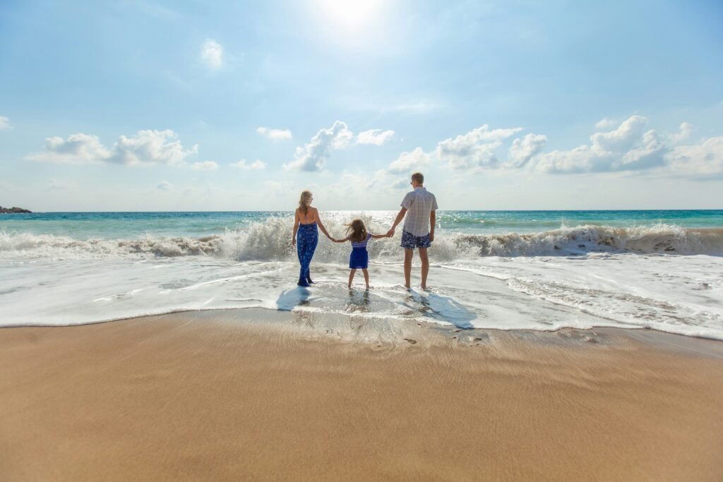 how to invest as an expat